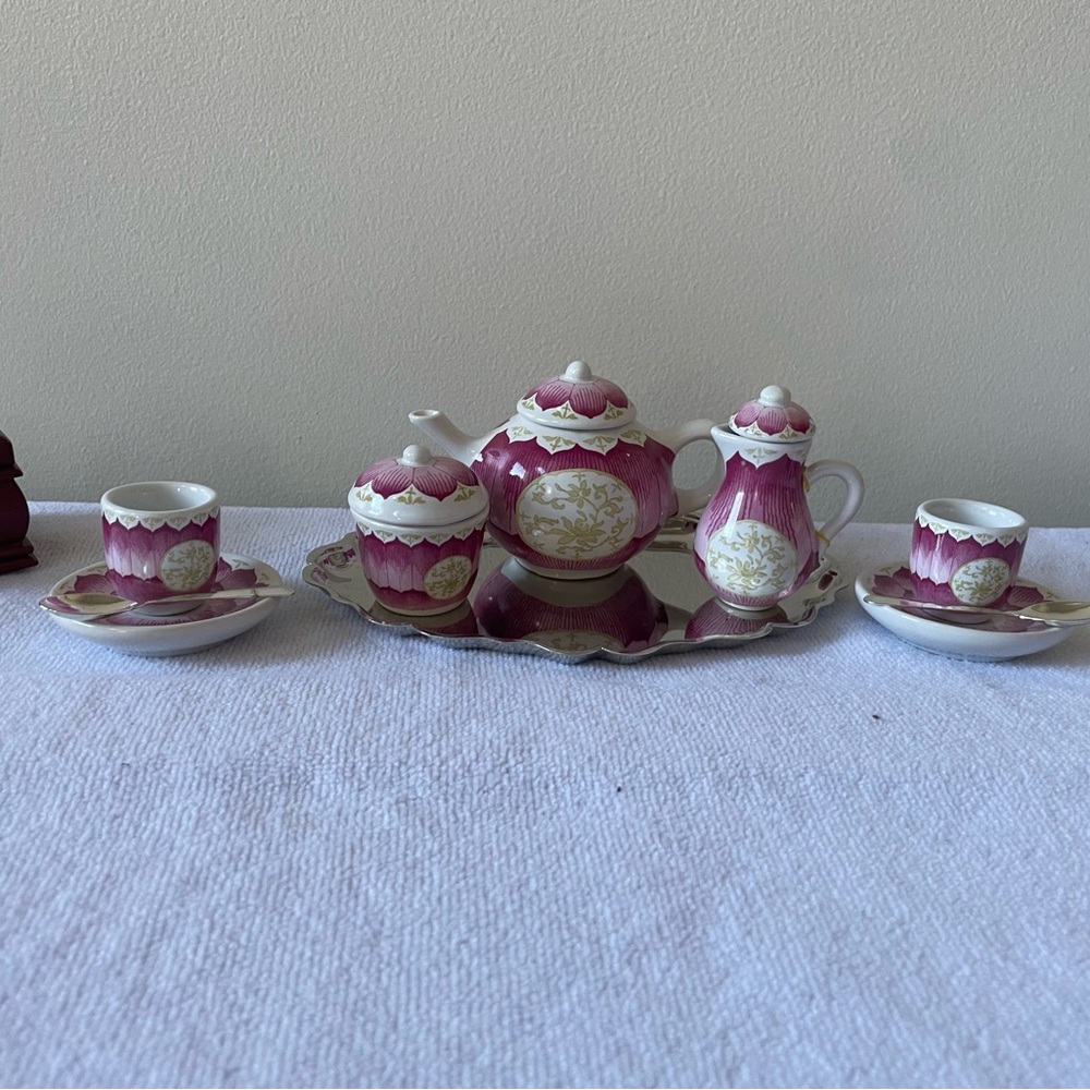 Felicity’s Tea set- American Girl Doll